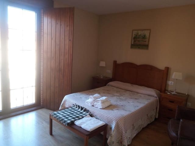 6 soveværelse Villa til salg i Val de San Lorenzo med garage - € 287.000 (Ref: 9604891)