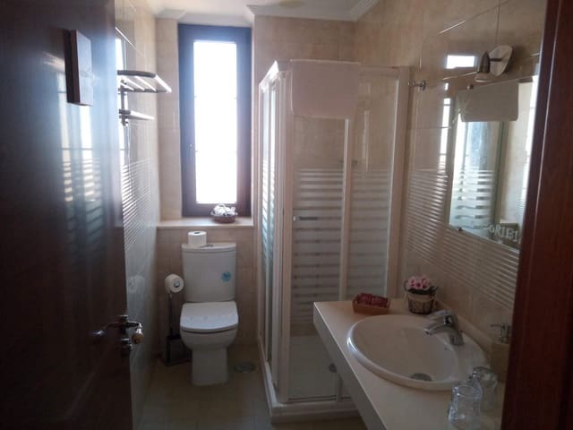 6 soveværelse Villa til salg i Val de San Lorenzo med garage - € 287.000 (Ref: 9604891)