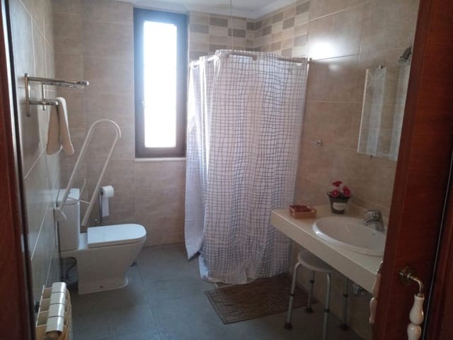 6 soveværelse Villa til salg i Val de San Lorenzo med garage - € 287.000 (Ref: 9604891)