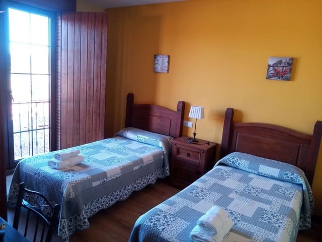 6 soveværelse Villa til salg i Val de San Lorenzo med garage - € 287.000 (Ref: 9604891)