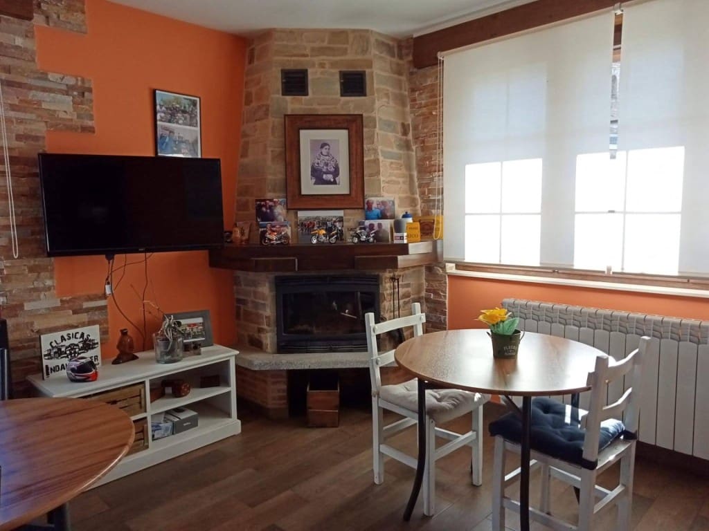 6 soveværelse Villa til salg i Val de San Lorenzo med garage - € 287.000 (Ref: 9604891)