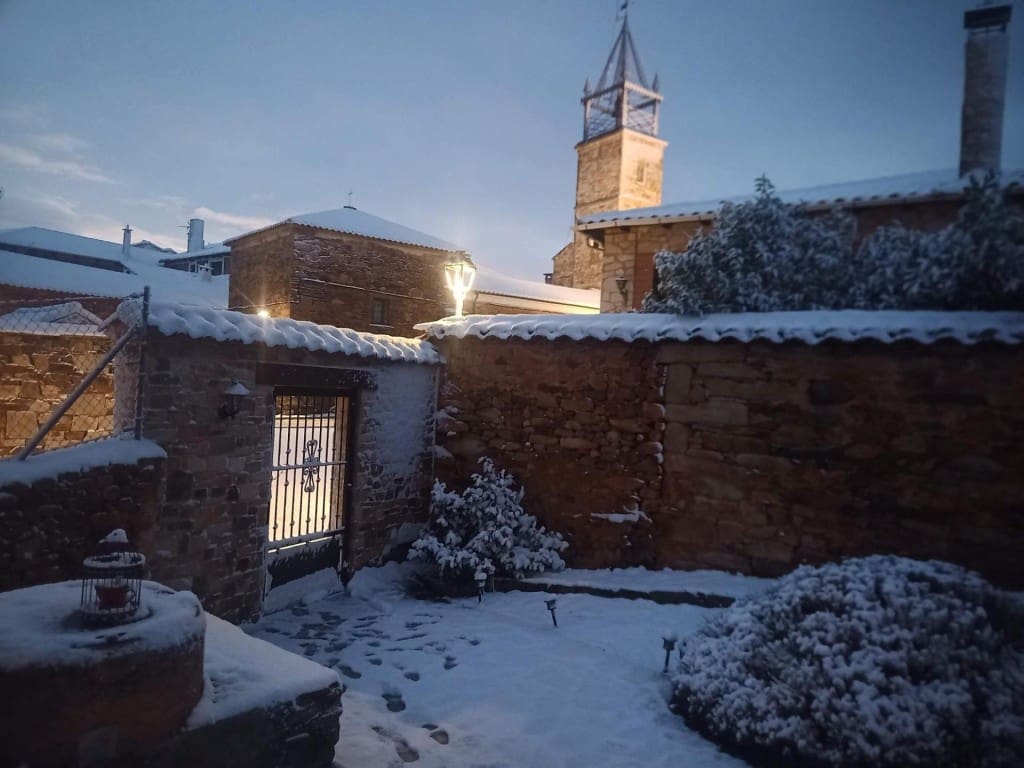 6 soveværelse Villa til salg i Val de San Lorenzo med garage - € 287.000 (Ref: 9604891)