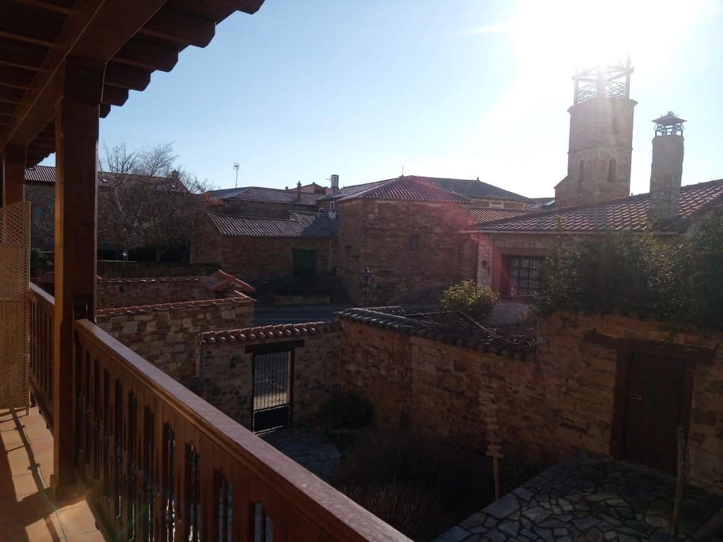 6 soveværelse Villa til salg i Val de San Lorenzo med garage - € 287.000 (Ref: 9604891)