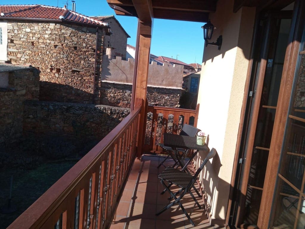 6 soveværelse Villa til salg i Val de San Lorenzo med garage - € 287.000 (Ref: 9604891)