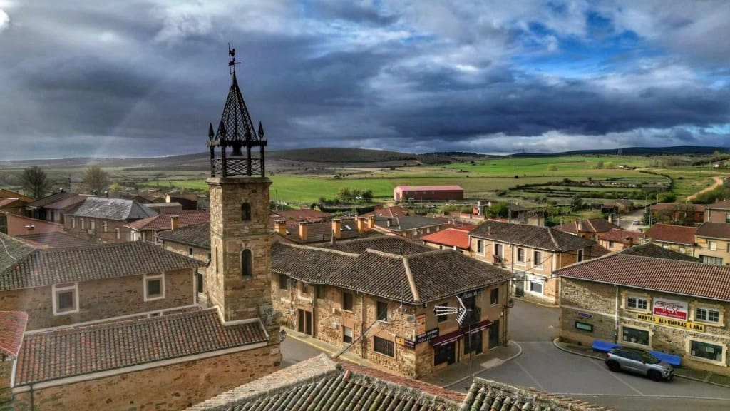 6 soveværelse Villa til salg i Val de San Lorenzo med garage - € 287.000 (Ref: 9604891)