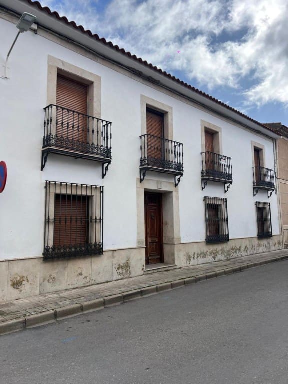 17 soverom Villa til salgs i Argamasilla de Alba - € 350 000 (Ref: 9604892)