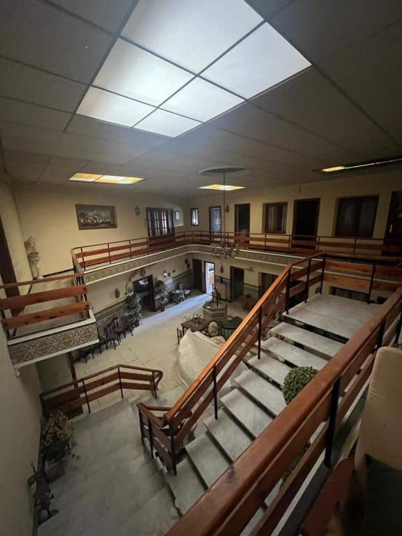 17 soverom Villa til salgs i Argamasilla de Alba - € 350 000 (Ref: 9604892)