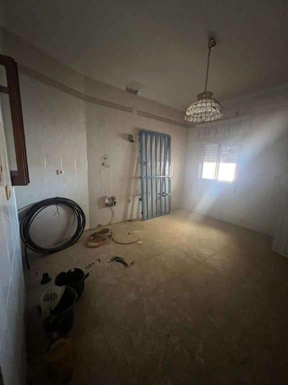 17 soverom Villa til salgs i Argamasilla de Alba - € 350 000 (Ref: 9604892)