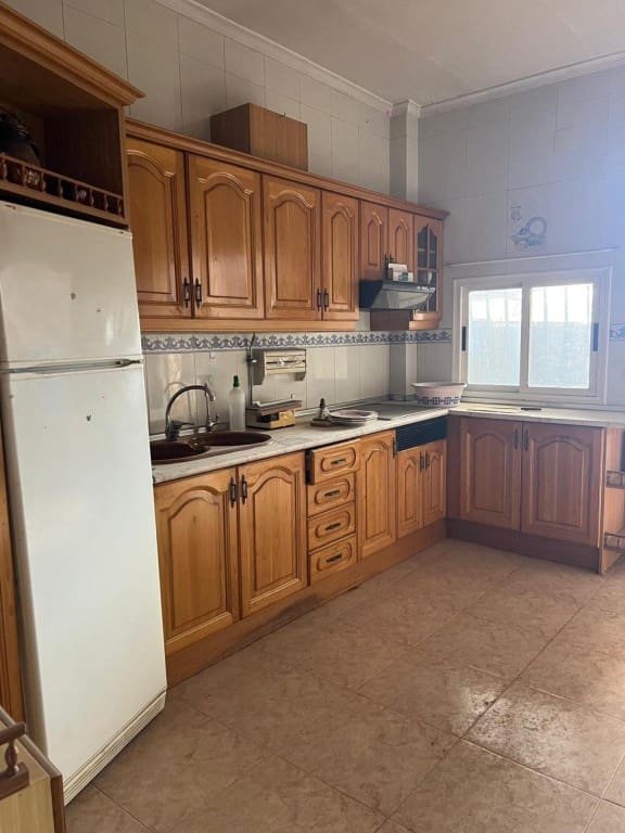 17 soverom Villa til salgs i Argamasilla de Alba - € 350 000 (Ref: 9604892)