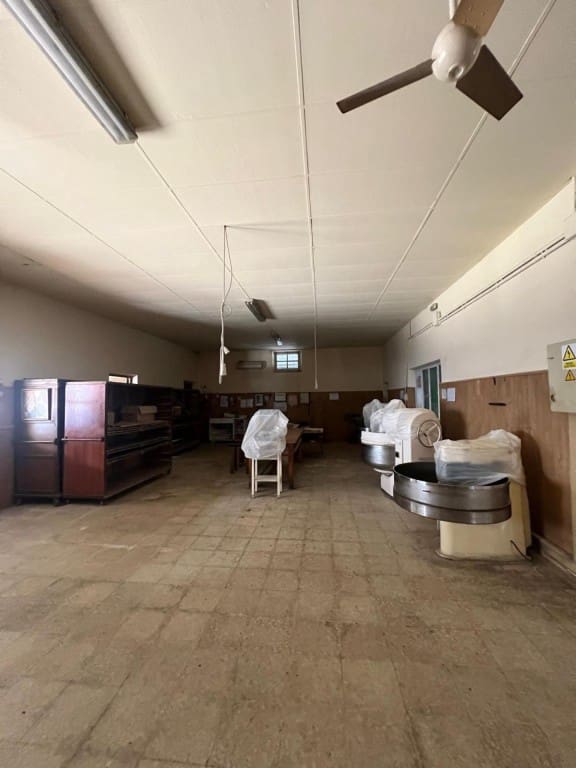 17 soverom Villa til salgs i Argamasilla de Alba - € 350 000 (Ref: 9604892)