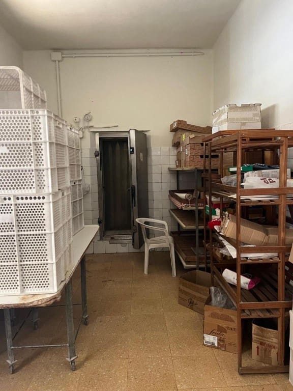 17 soverom Villa til salgs i Argamasilla de Alba - € 350 000 (Ref: 9604892)