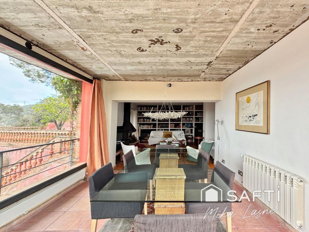 6 bedroom Villa for sale in Barcelona city with pool garage - € 1,389,000 (Ref: 9607975)