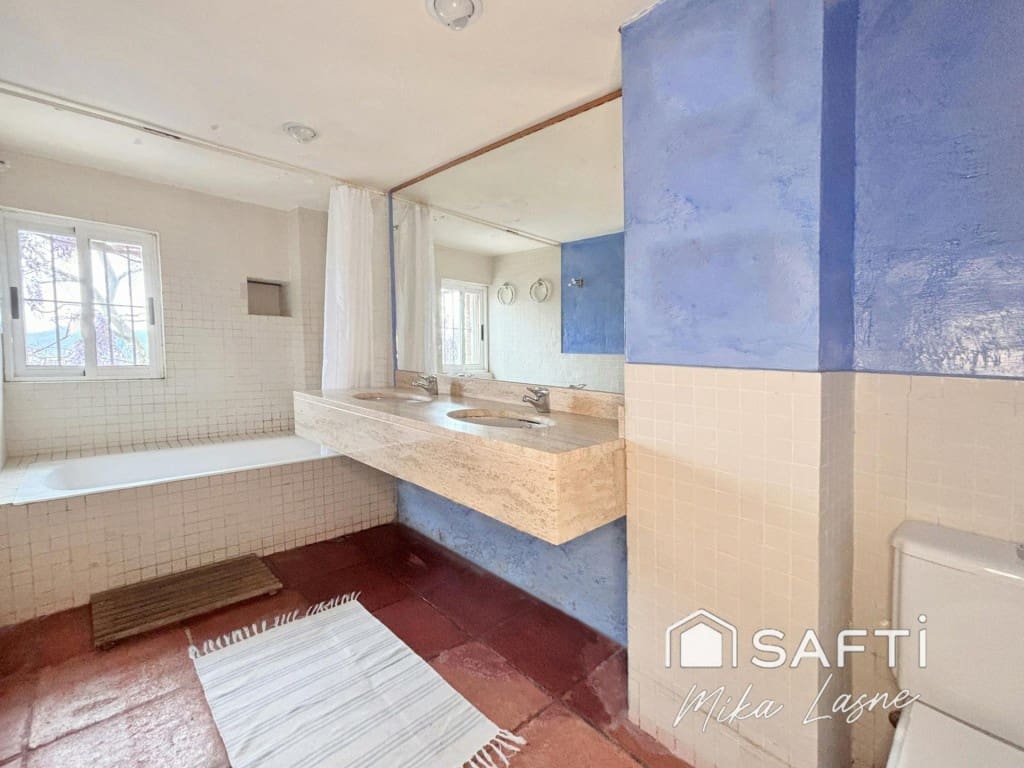 6 bedroom Villa for sale in Barcelona city with pool garage - € 1,389,000 (Ref: 9607975)