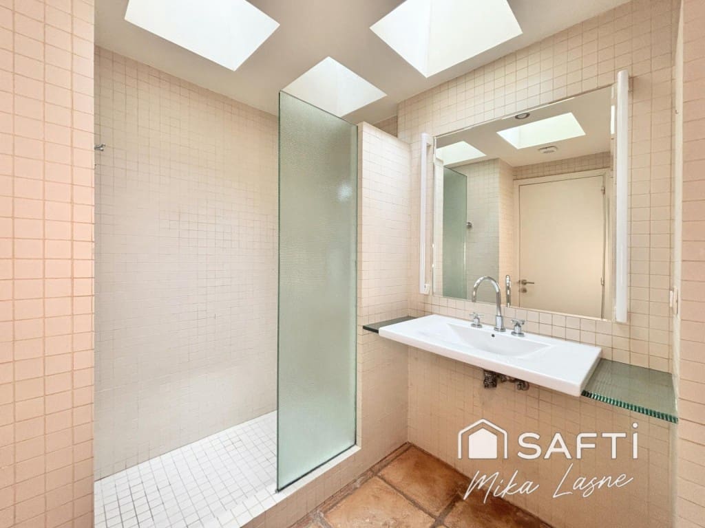 6 bedroom Villa for sale in Barcelona city with pool garage - € 1,389,000 (Ref: 9607975)