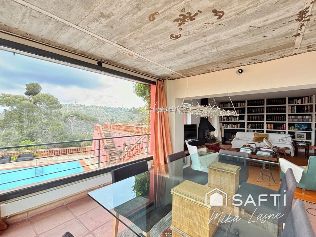 6 bedroom Villa for sale in Barcelona city with pool garage - € 1,389,000 (Ref: 9607975)