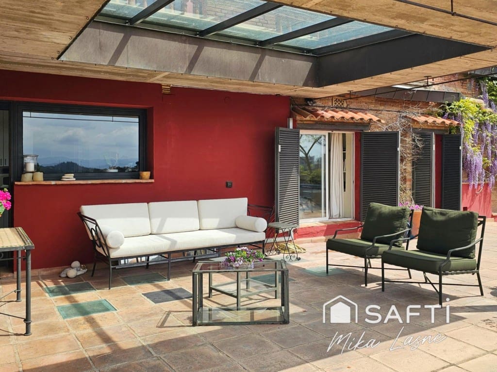 6 bedroom Villa for sale in Barcelona city with pool garage - € 1,389,000 (Ref: 9607975)