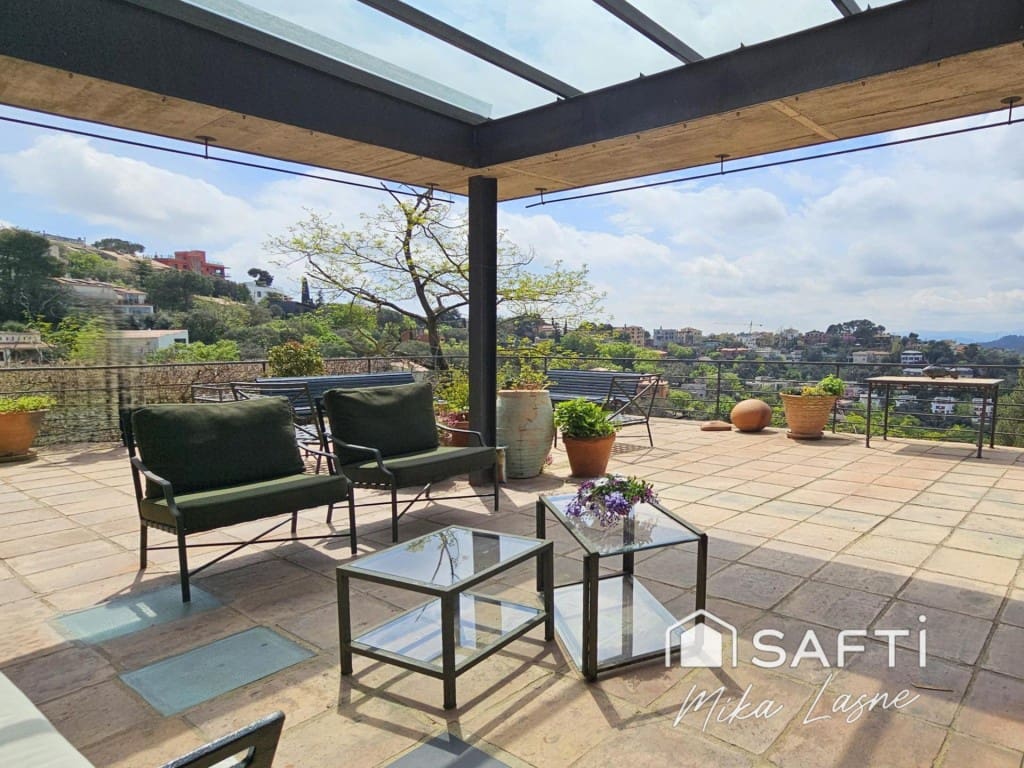 6 bedroom Villa for sale in Barcelona city with pool garage - € 1,389,000 (Ref: 9607975)