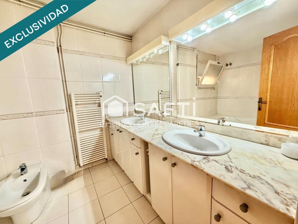 3 soveværelse Lejlighed til salg i Lloret de Mar med garage - € 359.000 (Ref: 9607976)