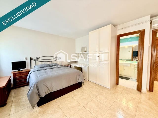 3 makuuhuone Huoneisto myytävänä paikassa Centre, Lloret de Mar mukana 
autotalli - 359 000 € (Ref: 9607976)