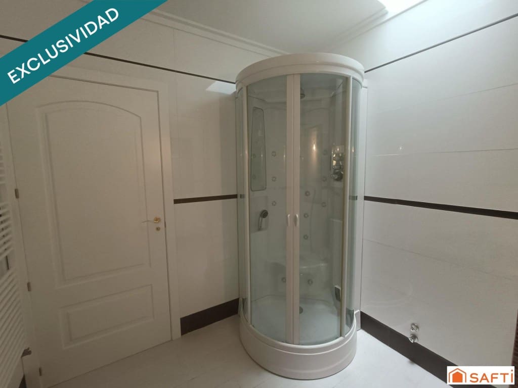 5 makuuhuone Rivitalo myytävänä paikassa Llanos del Caudillo - 189 000 € (Ref: 9607977)