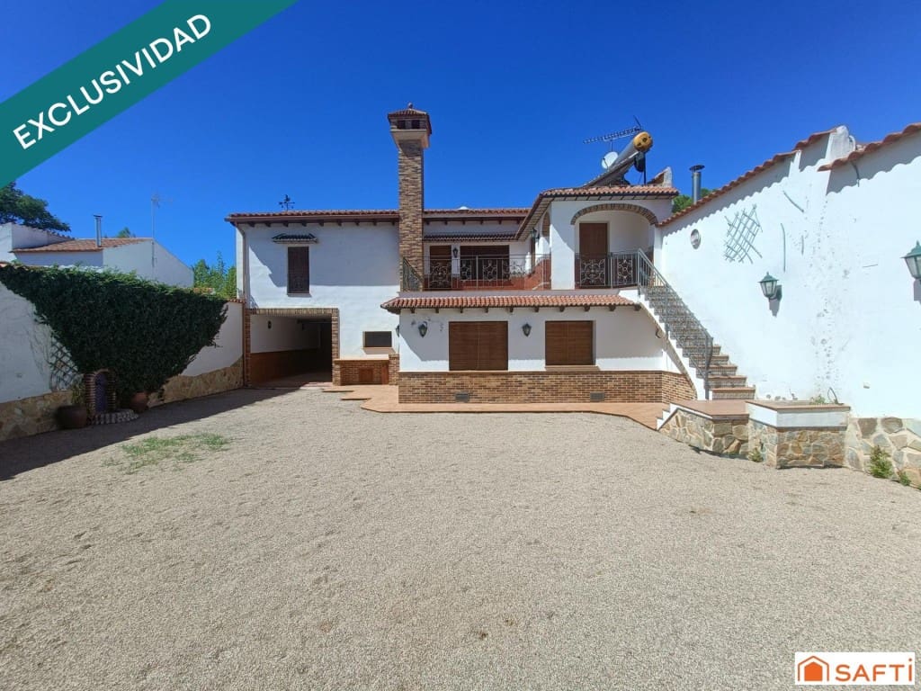 5 makuuhuone Rivitalo myytävänä paikassa Llanos del Caudillo - 189 000 € (Ref: 9607977)