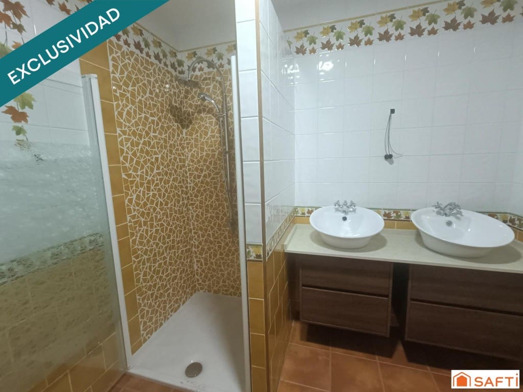 5 makuuhuone Rivitalo myytävänä paikassa Llanos del Caudillo - 189 000 € (Ref: 9607977)