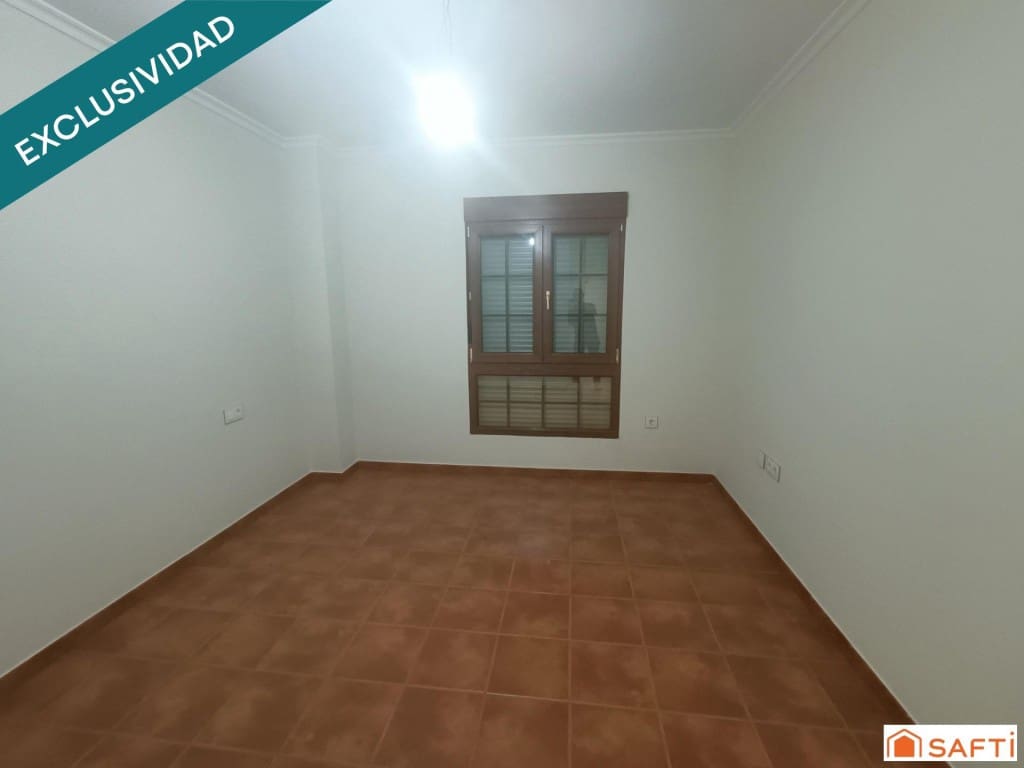 5 makuuhuone Rivitalo myytävänä paikassa Llanos del Caudillo - 189 000 € (Ref: 9607977)