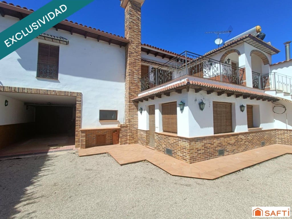 5 makuuhuone Rivitalo myytävänä paikassa Llanos del Caudillo - 189 000 € (Ref: 9607977)