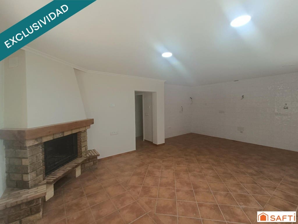 5 makuuhuone Rivitalo myytävänä paikassa Llanos del Caudillo - 189 000 € (Ref: 9607977)