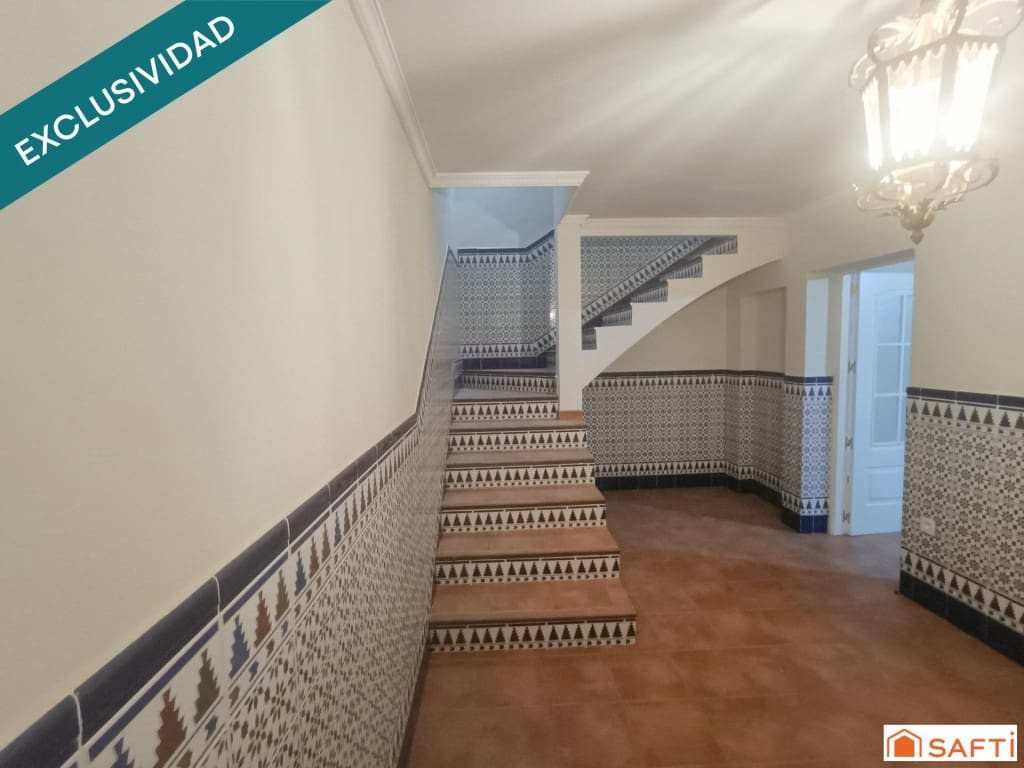 5 makuuhuone Rivitalo myytävänä paikassa Llanos del Caudillo - 189 000 € (Ref: 9607977)