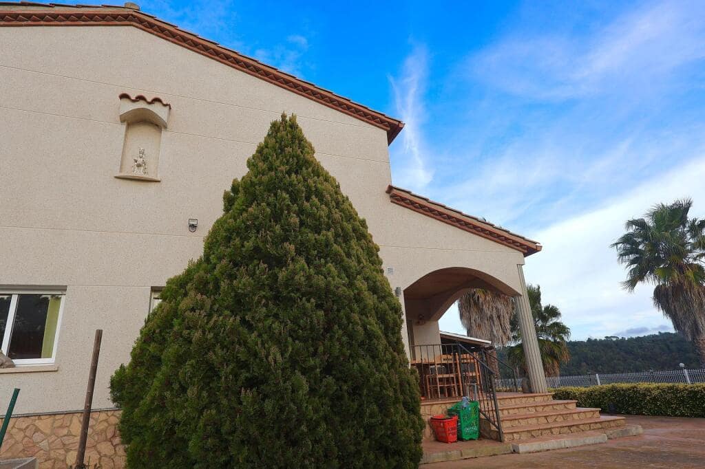 6 bedroom Villa for sale in Macanet de la Selva - € 445,000 (Ref: 9607983)