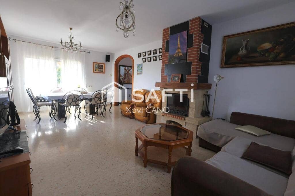 6 bedroom Villa for sale in Macanet de la Selva - € 445,000 (Ref: 9607983)