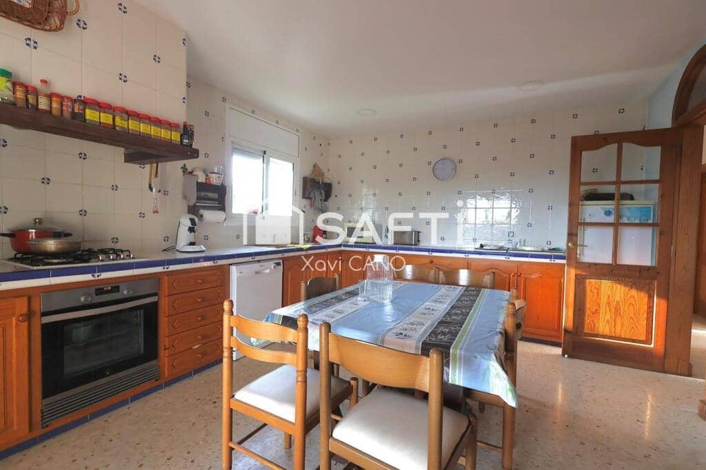 6 bedroom Villa for sale in Macanet de la Selva - € 445,000 (Ref: 9607983)