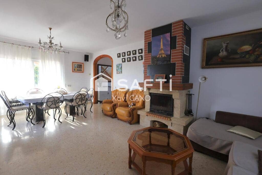 6 bedroom Villa for sale in Macanet de la Selva - € 445,000 (Ref: 9607983)