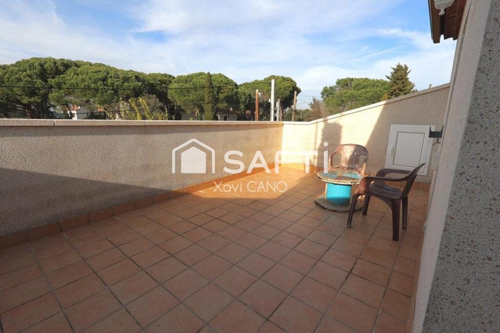 6 bedroom Villa for sale in Macanet de la Selva - € 445,000 (Ref: 9607983)