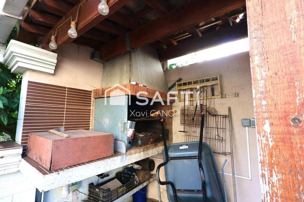 6 bedroom Villa for sale in Macanet de la Selva - € 445,000 (Ref: 9607983)