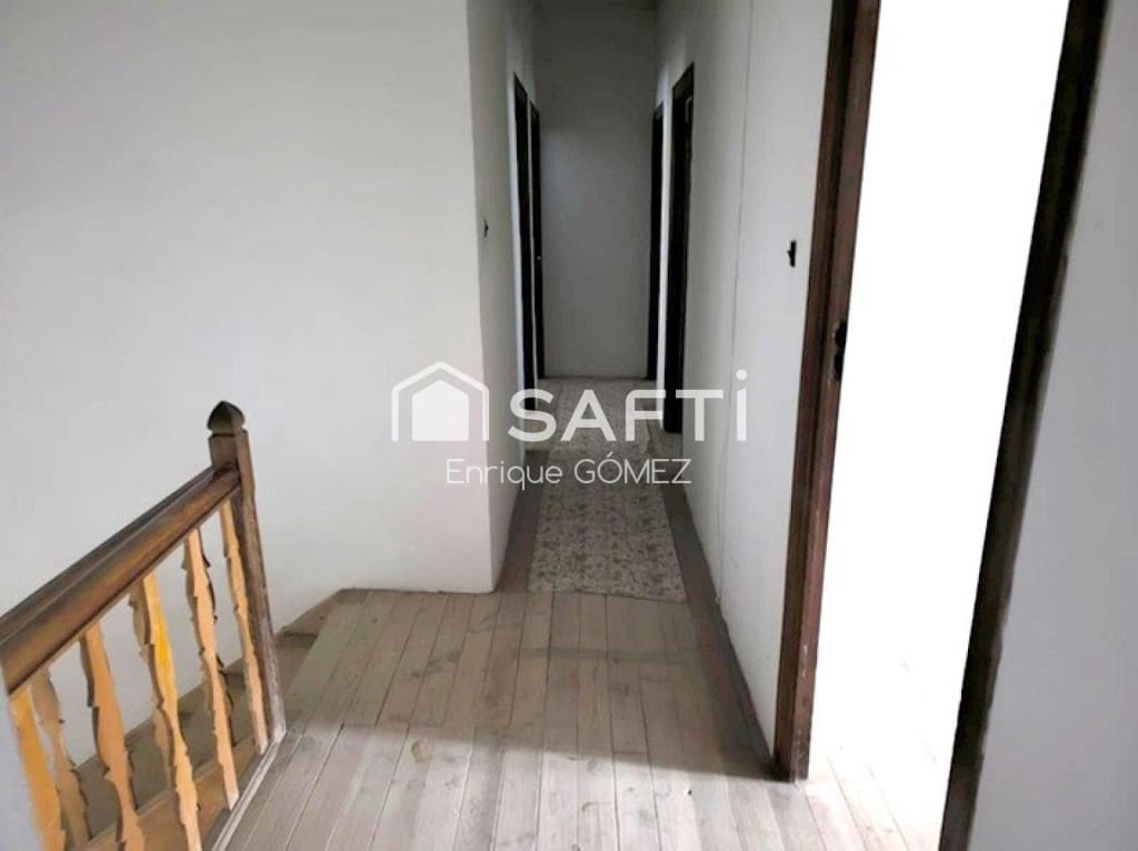 8 soveværelse Finca/Landehus til salg i Quintana del Castillo - € 54.000 (Ref: 9607986)