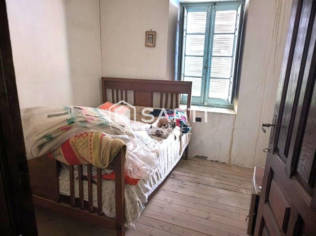 8 soveværelse Finca/Landehus til salg i Quintana del Castillo - € 54.000 (Ref: 9607986)