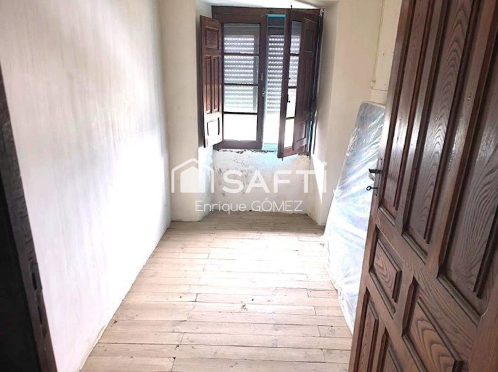 8 soveværelse Finca/Landehus til salg i Quintana del Castillo - € 54.000 (Ref: 9607986)