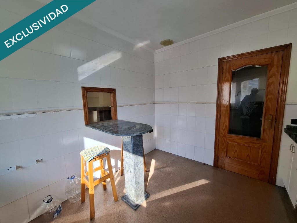 Oficina en Moixent en venta - 250.000 € (Ref: 9611337)