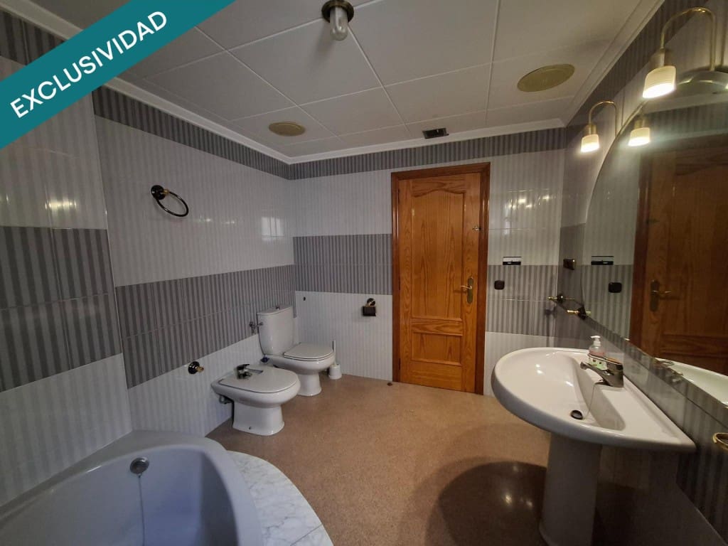 Oficina en Moixent en venta - 250.000 € (Ref: 9611337)