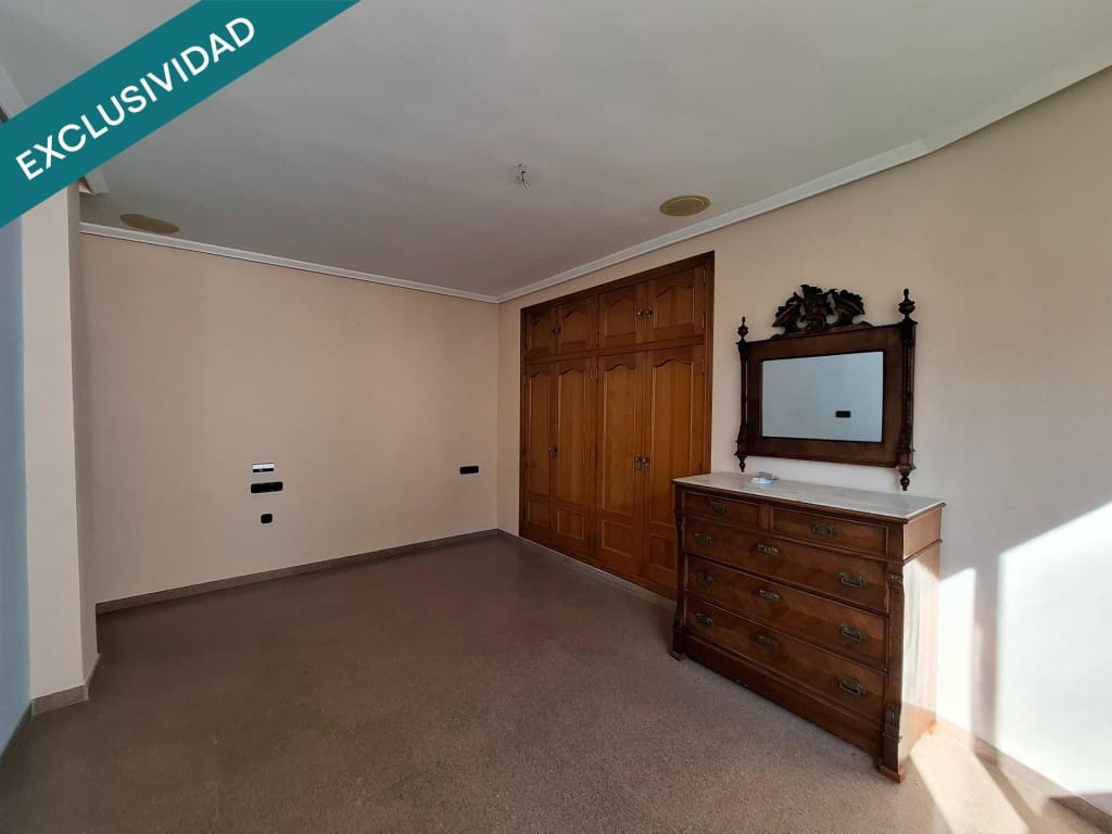 Oficina en Moixent en venta - 250.000 € (Ref: 9611337)