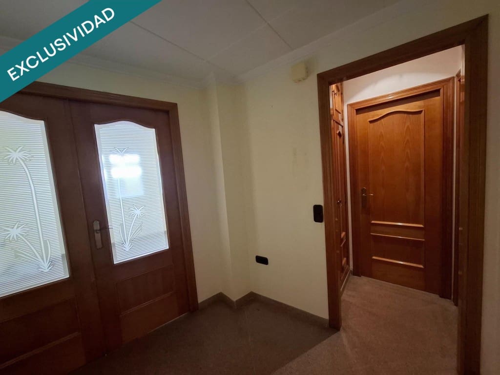 Oficina en Moixent en venta - 250.000 € (Ref: 9611337)