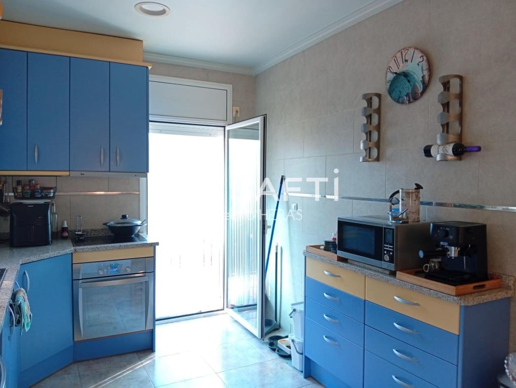 3 soveværelse Villa til salg i Lloret de Mar med swimmingpool garage - € 297.000 (Ref: 9611338)