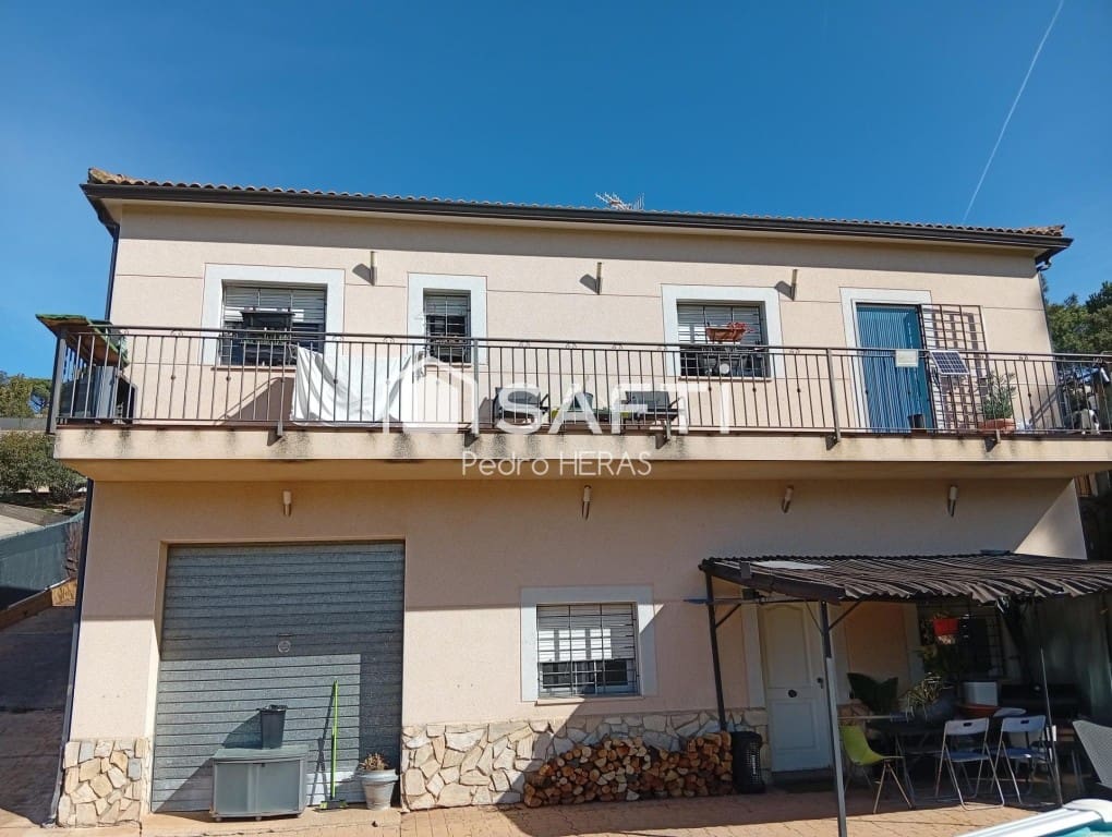 3 soveværelse Villa til salg i Lloret de Mar med swimmingpool garage - € 297.000 (Ref: 9611338)
