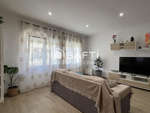 5 bedroom Apartment for sale in Benicarló - € 165,000 (Ref: 9611339)