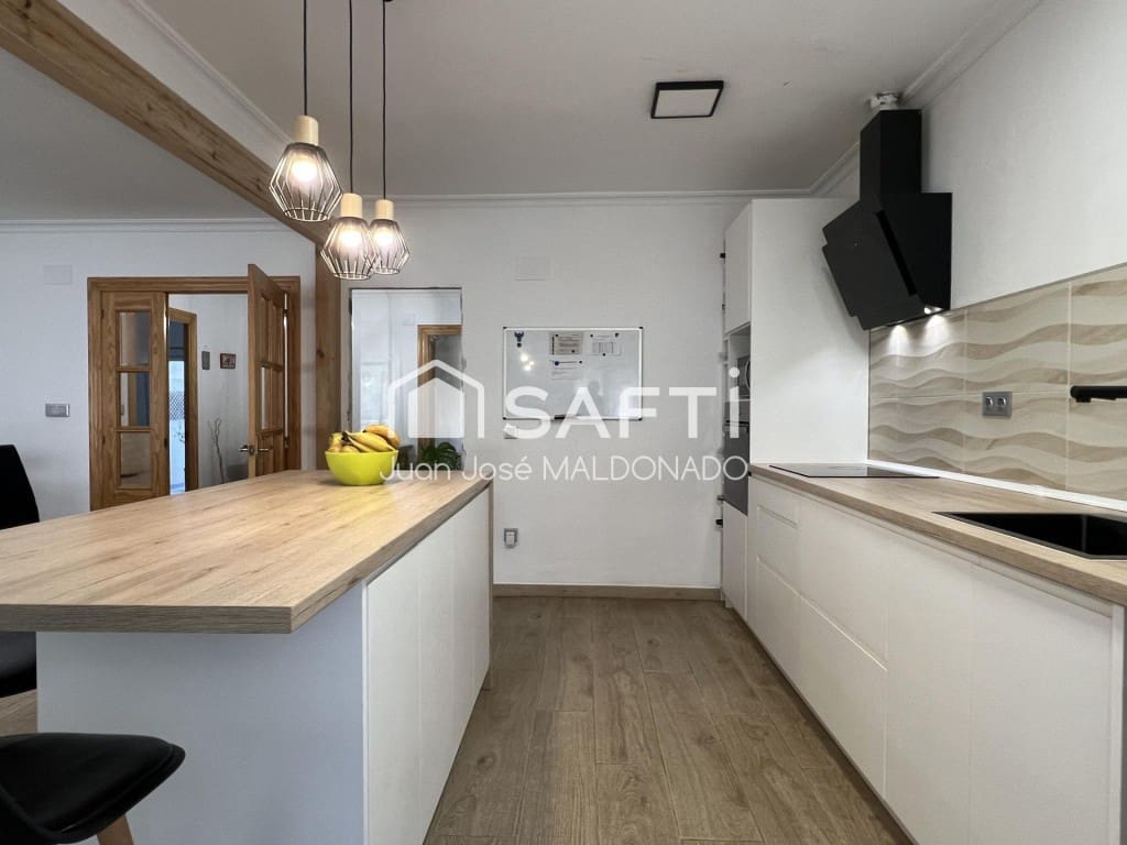 5 bedroom Apartment for sale in Benicarlo - € 165,000 (Ref: 9611339)