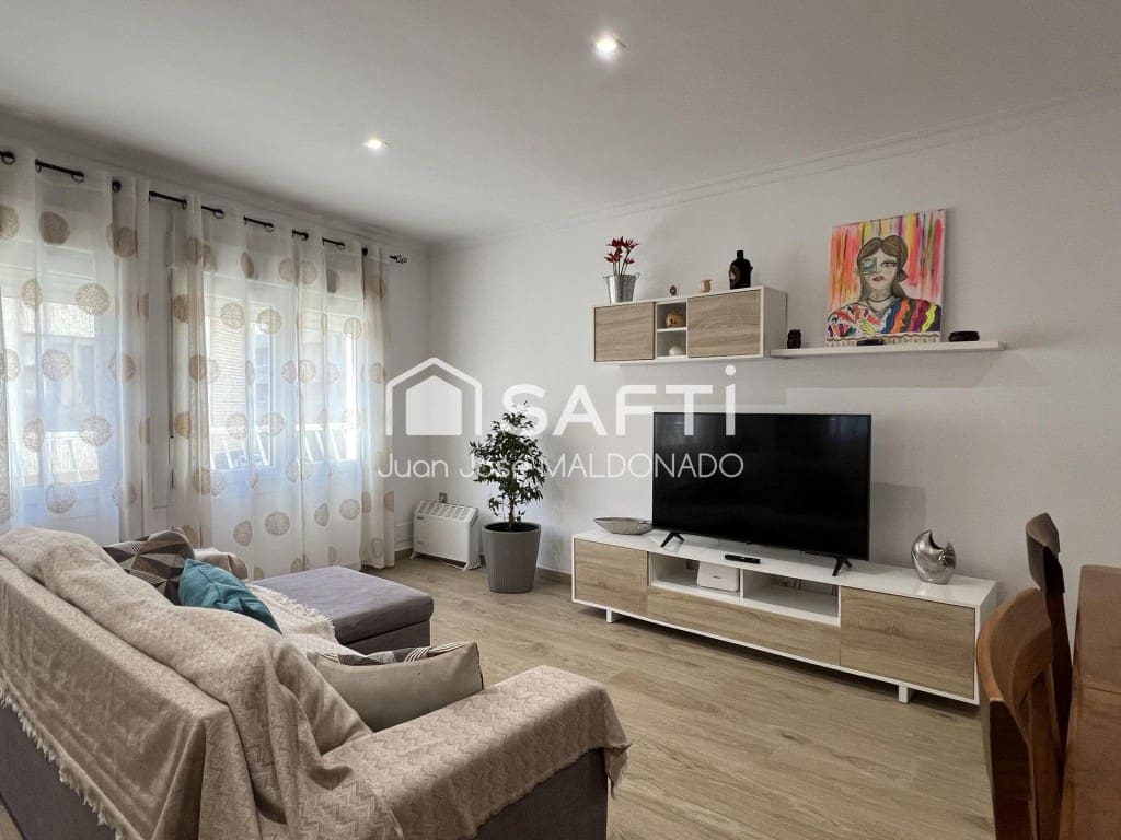 5 bedroom Apartment for sale in Benicarlo - € 165,000 (Ref: 9611339)