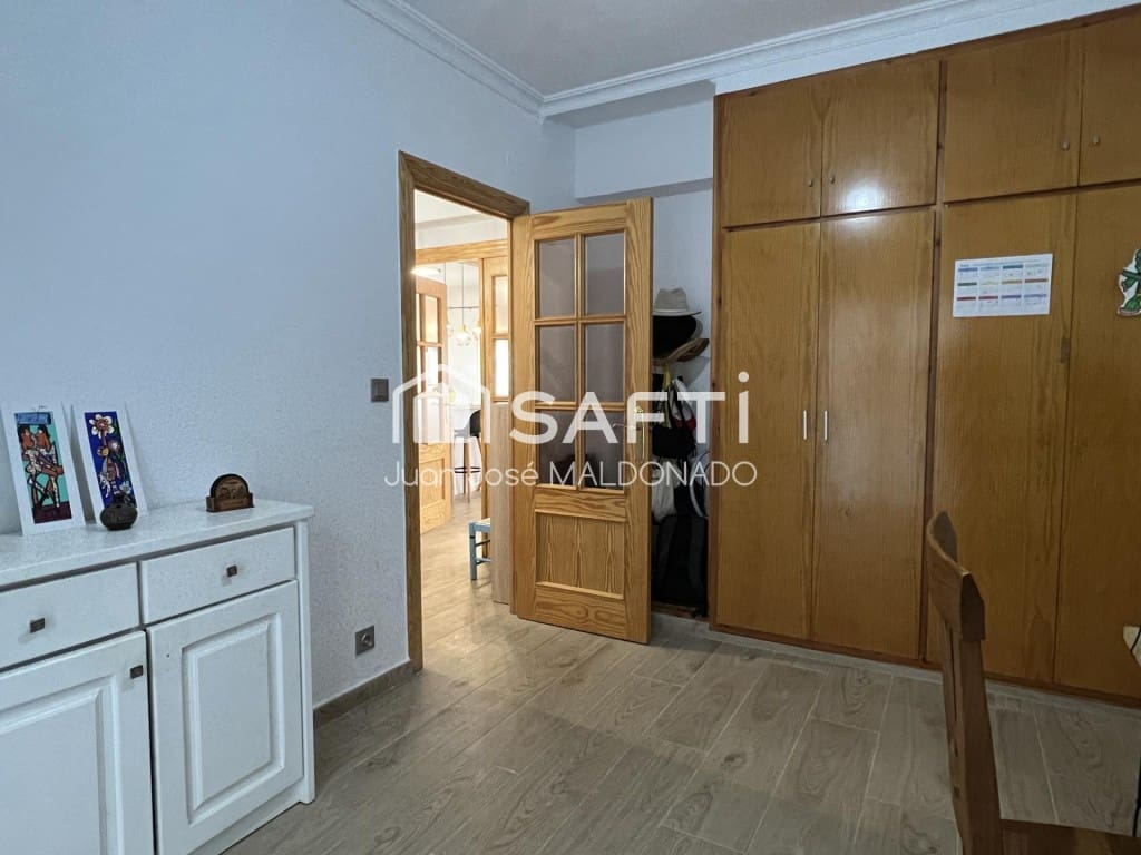 5 bedroom Apartment for sale in Benicarlo - € 165,000 (Ref: 9611339)