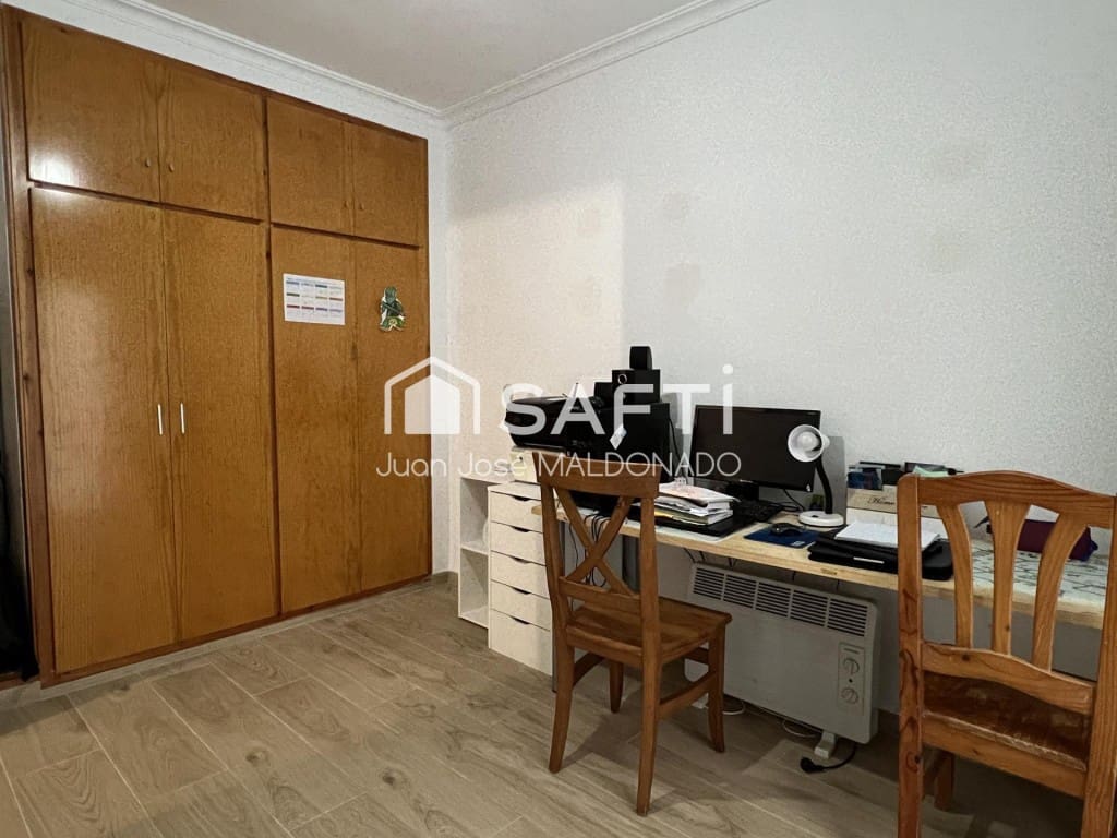 5 bedroom Apartment for sale in Benicarlo - € 165,000 (Ref: 9611339)